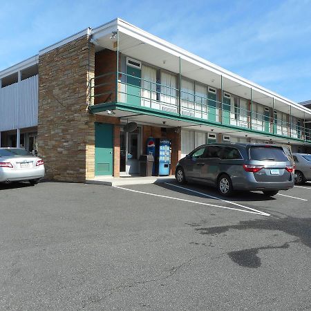 Highlander Motor Inn Arlington Exterior photo