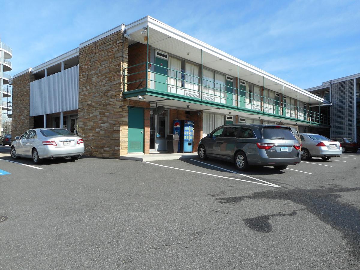 Highlander Motor Inn Arlington Exterior photo