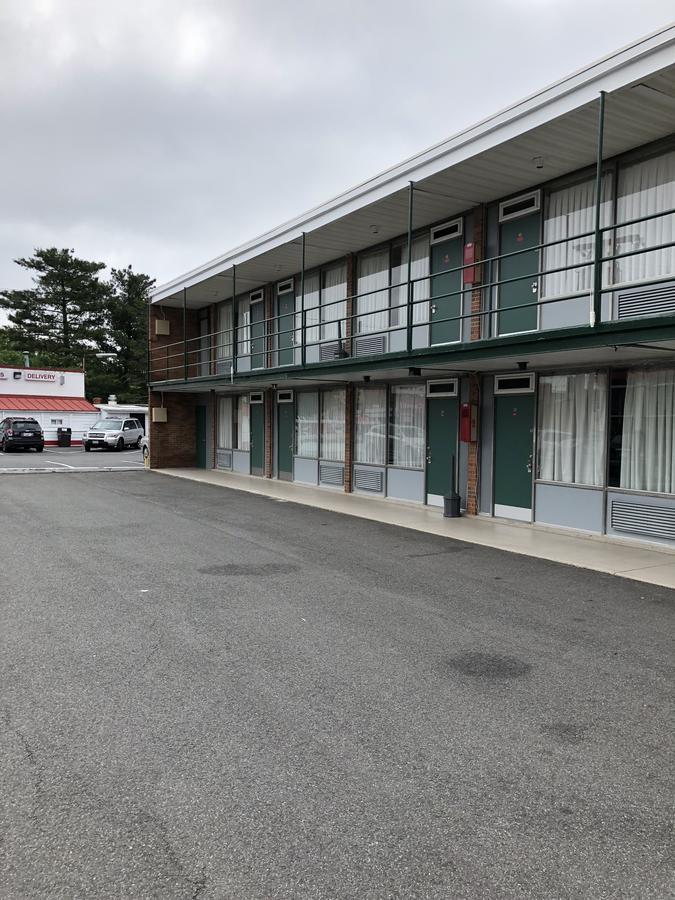 Highlander Motor Inn Arlington Exterior photo